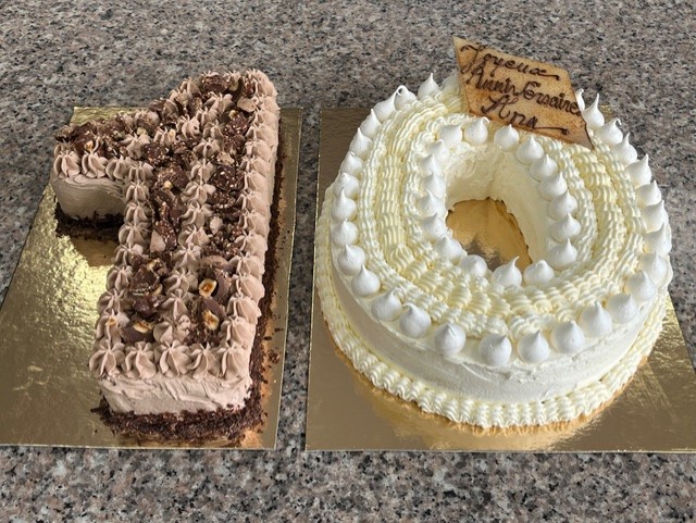 Gâteau d'anniversaire en forme de chiffre 10